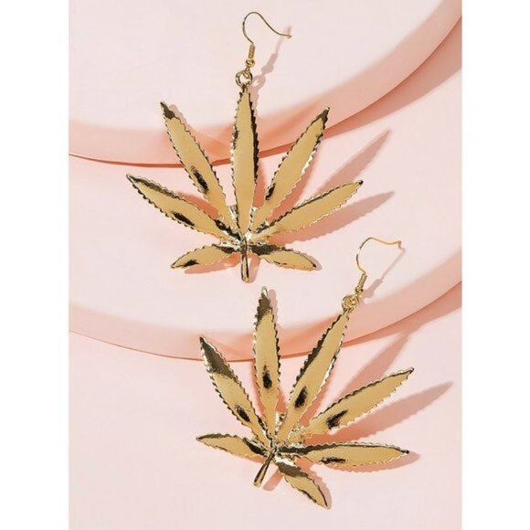 Weed Leaf Gold Dangle Earrings 420 pot DANGLE MAPLE LUXURY PARTY GIFT COOL - Picture 1 of 3